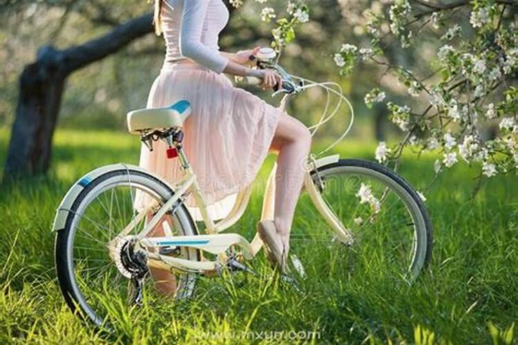 梦到骑自行车是什么预兆女人